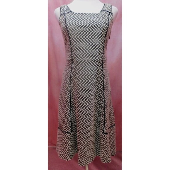 Lands’ End Black White Geometric Textured A-Line Dress Size 4 Classic Chic - Picture 1 of 11